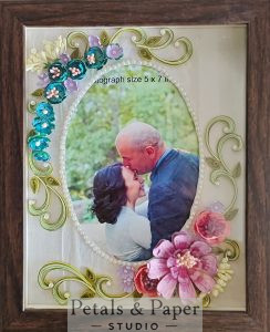 Floral quilling photo frame, decorative 5x7 picture frame, handmade designer photo frame for home décor and gifting